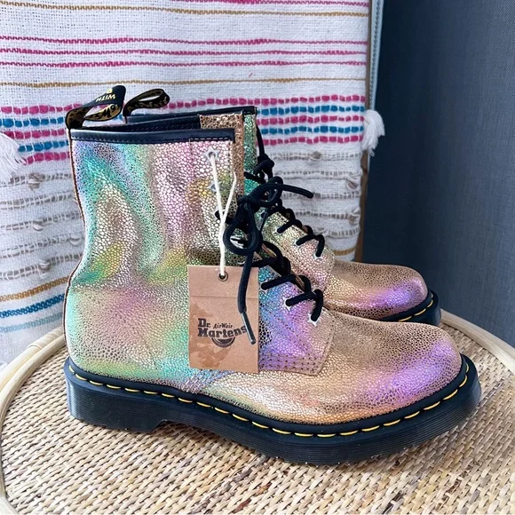 Dr. Martens 1460 Sand Rainbow Ray Multi Leather 8-Eye Boots Women’s Size 10 - Picture 2 of 8